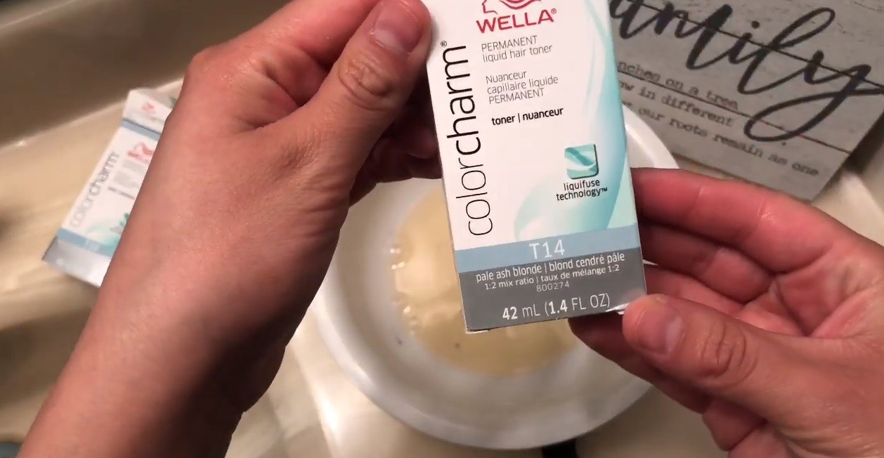Using Wella Toner T14 & T18 To Tone My Hair !!