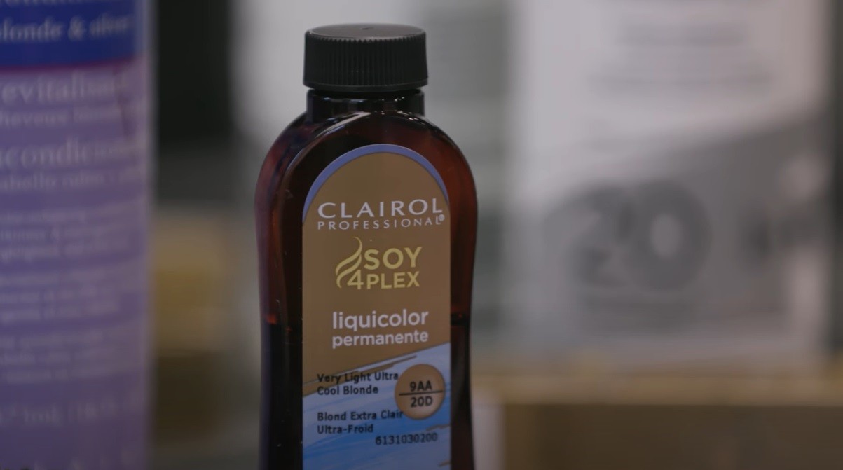 How to Bleach Natural Hair | Black to Blonde with Clairol BW2 Powder Lightener