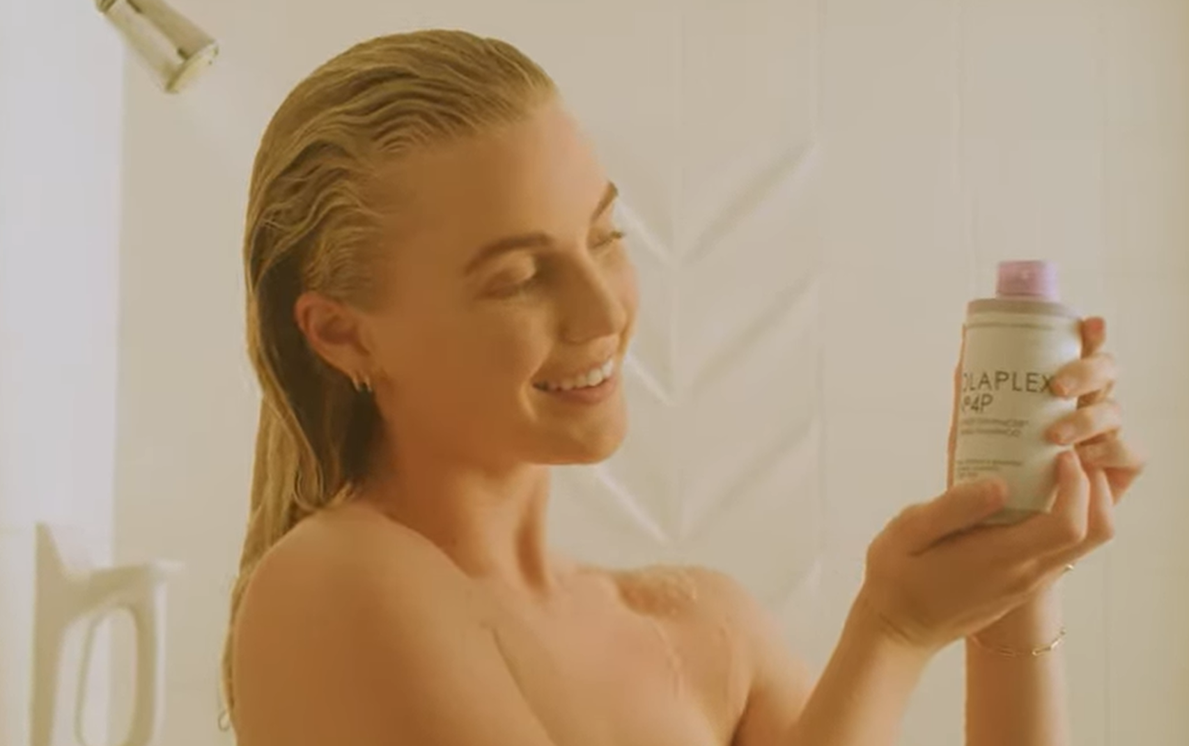 Unbreakable Blondes: Olaplex N°.4P Blonde Enhancer™ Toning Shampoo